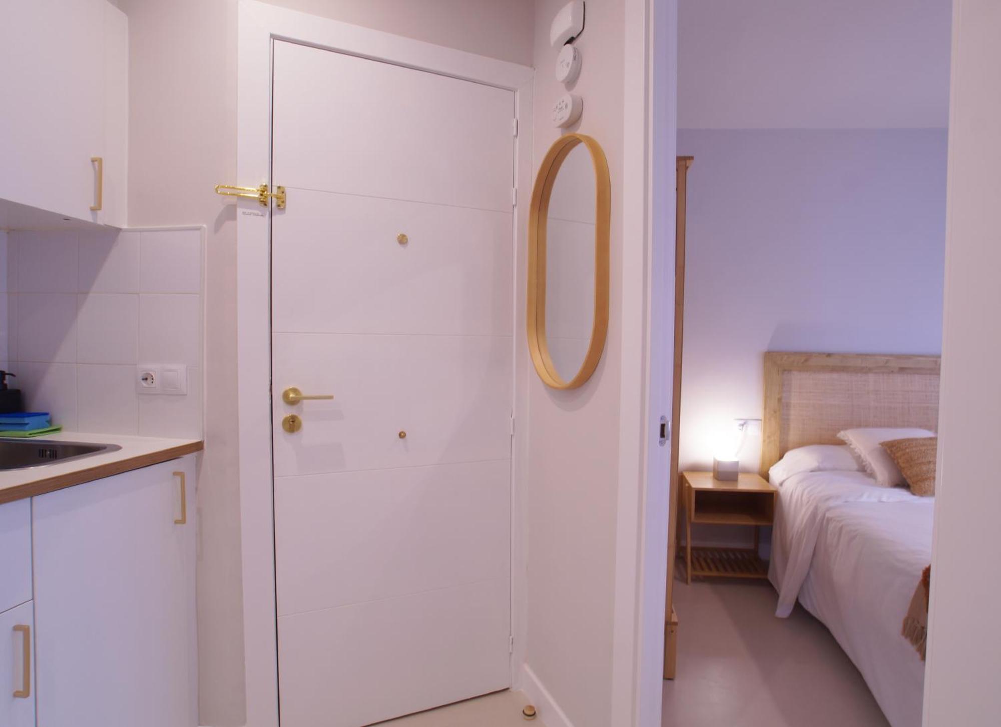 Apartment Budget 24 *